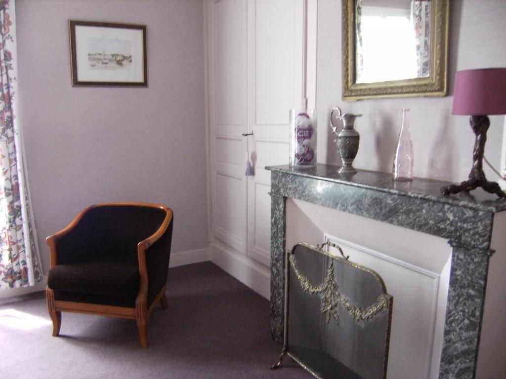 La Chaussee Des Ponts Noyers-sur-Cher Room photo
