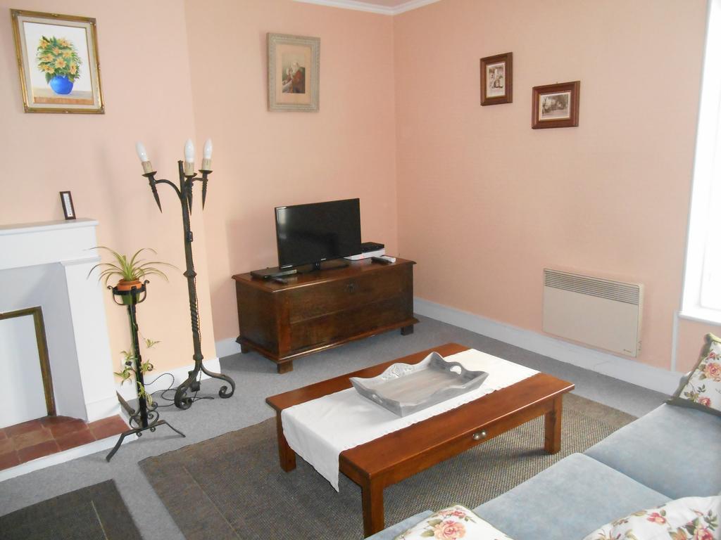 La Chaussee Des Ponts Noyers-sur-Cher Room photo